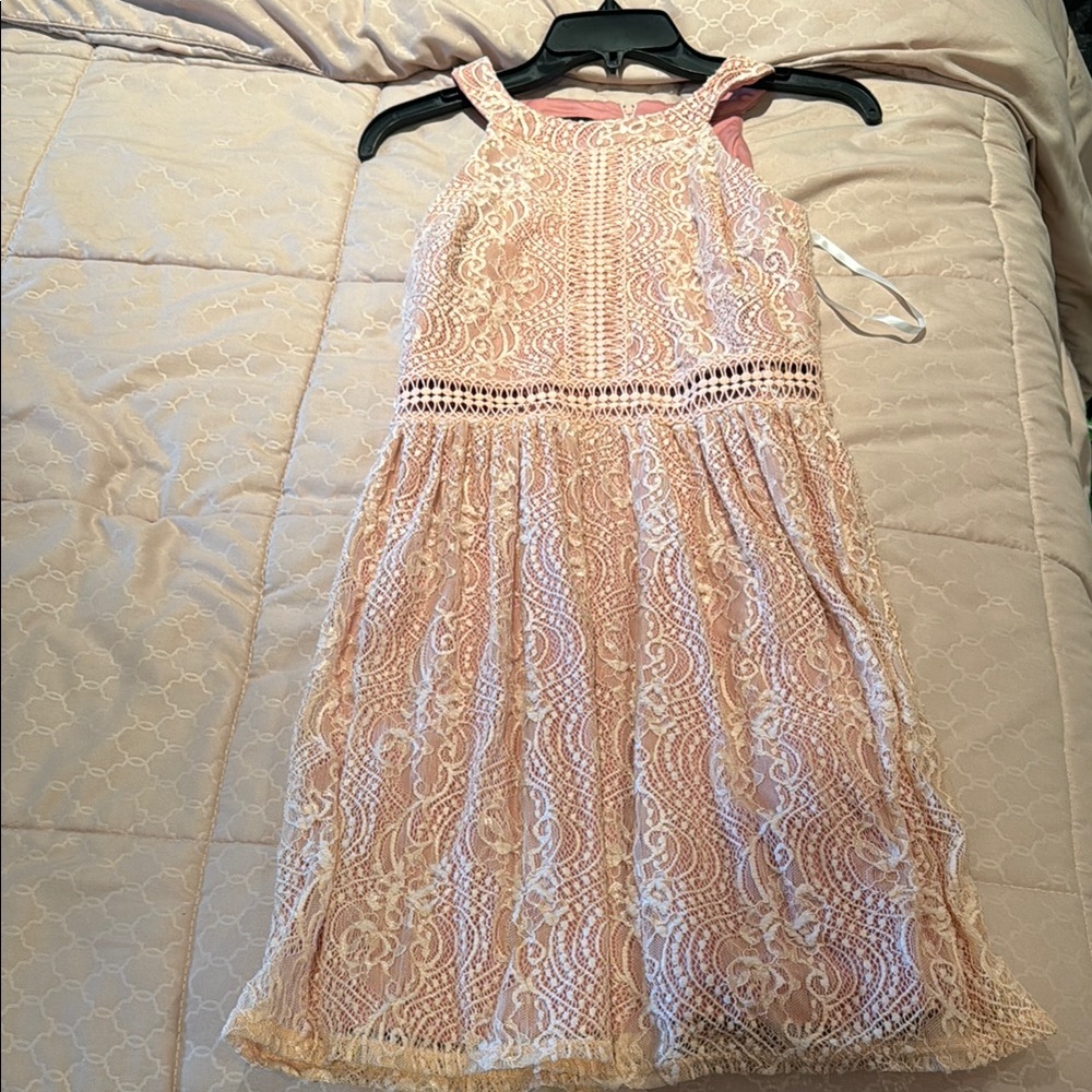 Elegant Pink Lace Women’s Dress